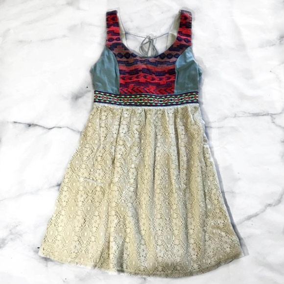 Flying Tomato Dresses & Skirts - Flying Tomato Lace & Chambray Geometric Dress